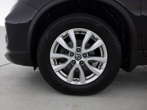 Used 2017 Nissan Rogue SV AWD/4WD image 17