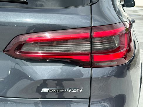 Used 2022 BMW X5 sDrive40i w/ M Sport Package RWD image 32