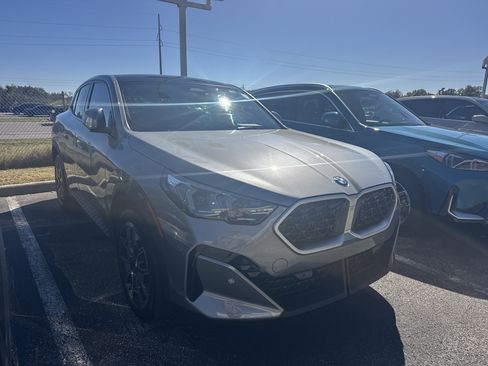 Used 2025 BMW X2 xDrive28i image 1
