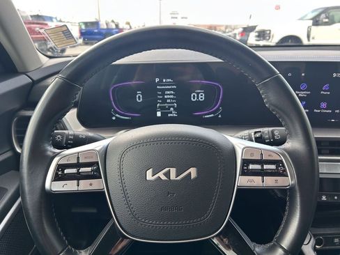 Used 2025 Kia Telluride S AWD/4WD image 28