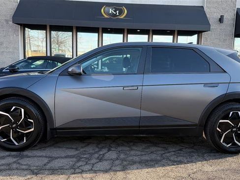 Used 2023 Hyundai Ioniq 5 SEL image 2
