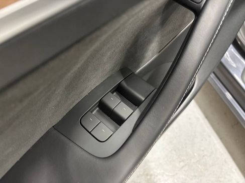 Used 2023 Tesla Model 3 Standard Range image 11