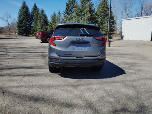 Used 2020 GMC Terrain SLE w/ Driver Convenience Package image 4