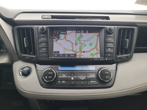 Used 2017 Toyota RAV4 XLE FWD image 14