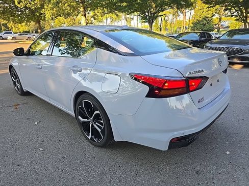 Certified 2024 Nissan Altima 2.5 SR w/ SR Premium Package FWD image 6
