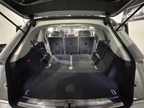 Used 2020 Audi Q7 3.0T Prestige w/ Prestige Package AWD/4WD image 49