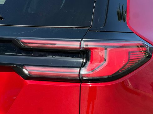 New 2026 GMC Acadia Elevation AWD/4WD image 24