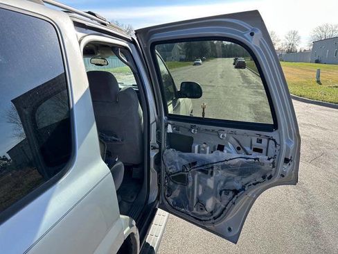 Used 2005 Chevrolet Tahoe LS w/ Preferred Equipment Group image 27