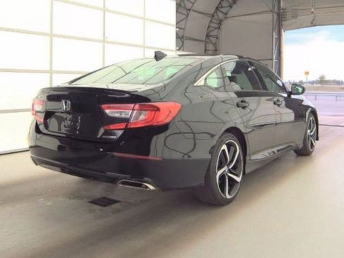 Used 2018 Honda Accord Sport image 4