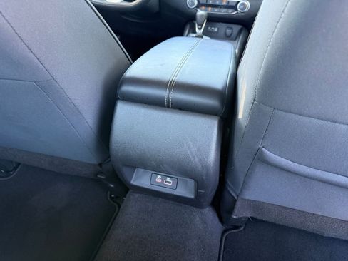 Used 2025 Nissan Altima 2.5 SV FWD image 23