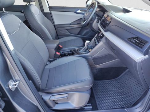 Used 2024 Volkswagen Taos SE w/ Panoramic Sunroof Package AWD/4WD image 20