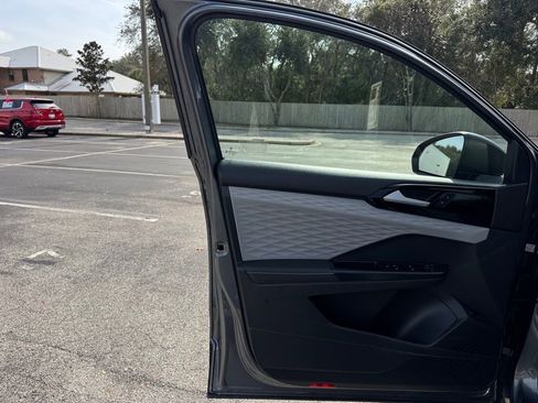 Used 2024 Volkswagen Taos S image 33