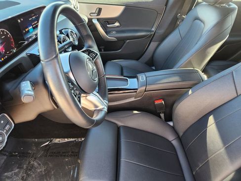 Used 2025 Mercedes-Benz CLA 250 4MATIC image 4