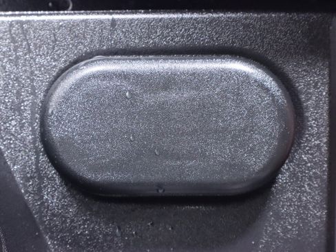 Used 2017 Toyota Tacoma SR image 29