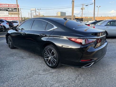 Used 2024 Lexus ES 350 w/ Premium Package FWD image 5