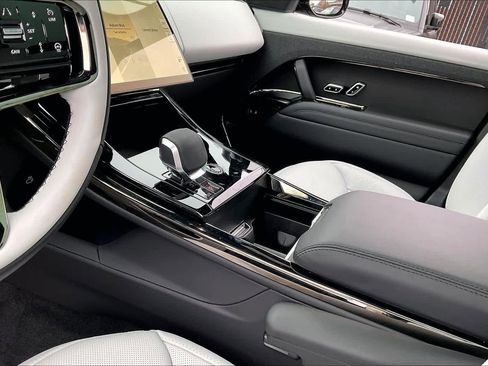 Used 2025 Land Rover Range Rover Sport Dynamic SE image 20