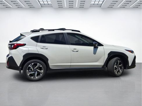 Used 2024 Subaru Crosstrek 2.0i Premium AWD/4WD image 3