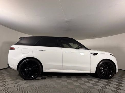 New 2025 Land Rover Range Rover Sport Dynamic SE AWD/4WD image 9