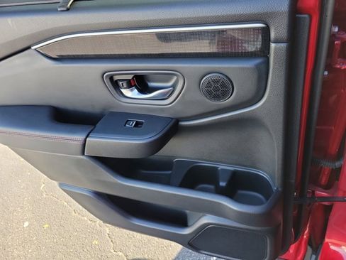 Certified 2025 Honda Pilot Black Edition image 19