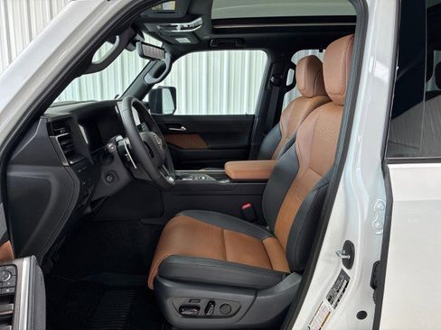 Used 2026 Lexus GX 550 image 8