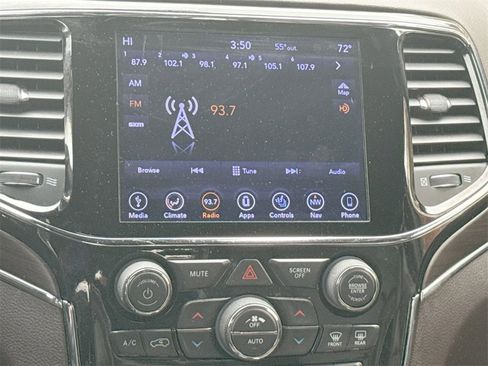 Used 2019 Jeep Grand Cherokee Overland image 12