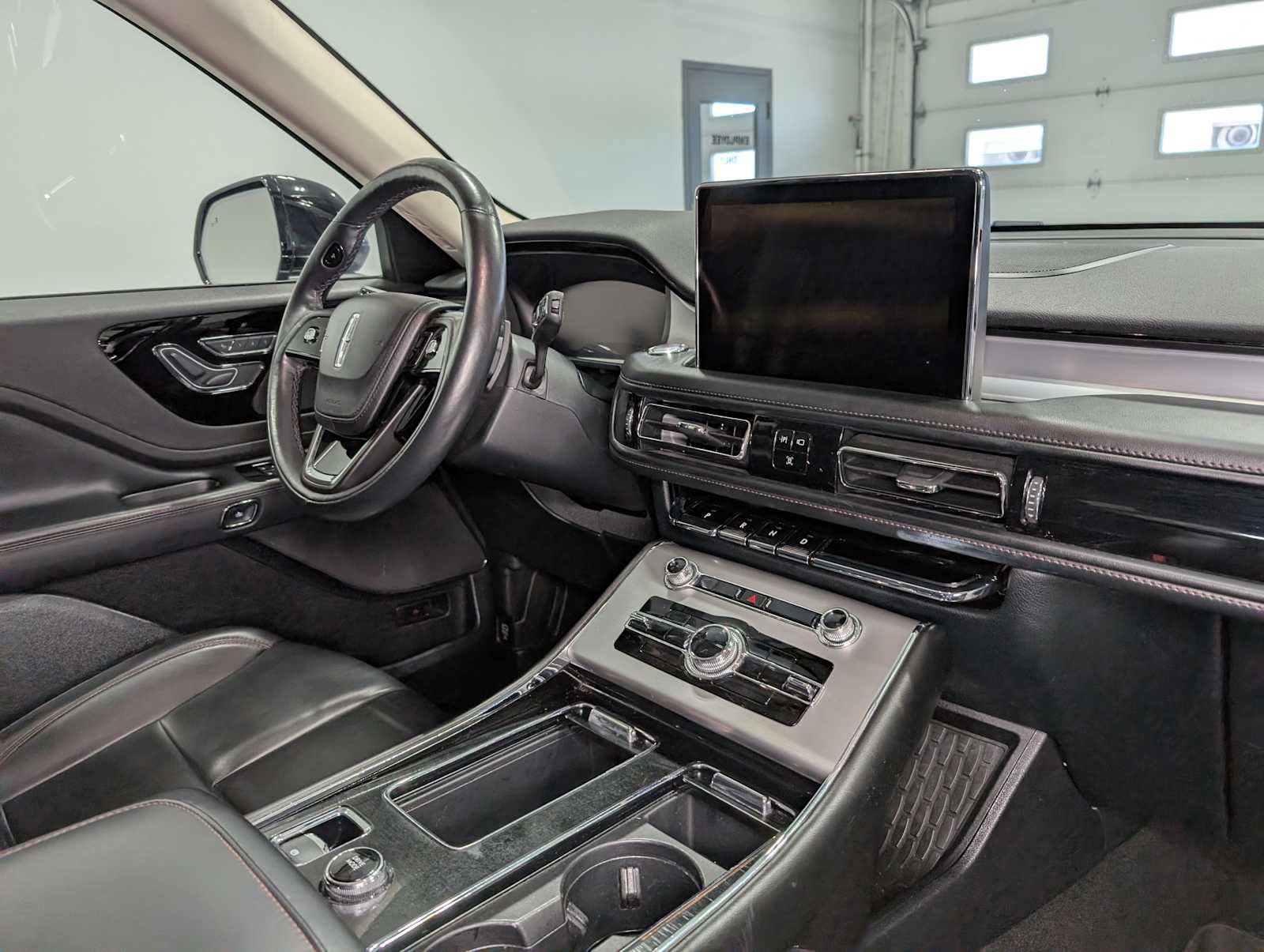 Used 2021 Lincoln Aviator AWD w/ Elements Package image 39