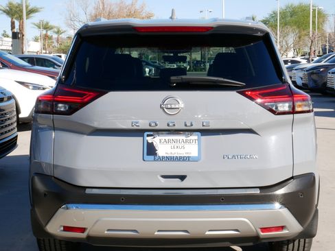 Used 2022 Nissan Rogue Platinum w/ Head-Up Display Package image 7