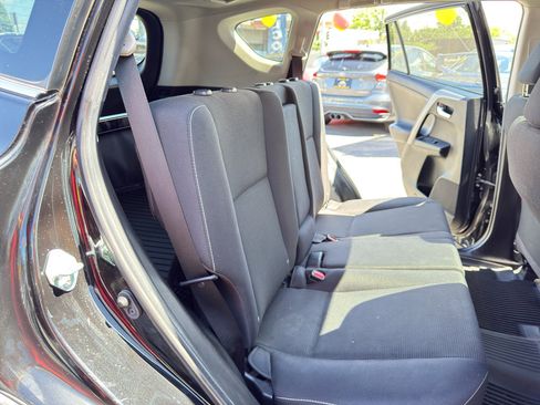 Used 2018 Toyota RAV4 XLE w/ Plus Extra Value Package AWD/4WD image 19