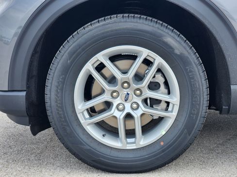 New 2026 Ford Explorer Active w/ Active Comfort Package RWD image 8