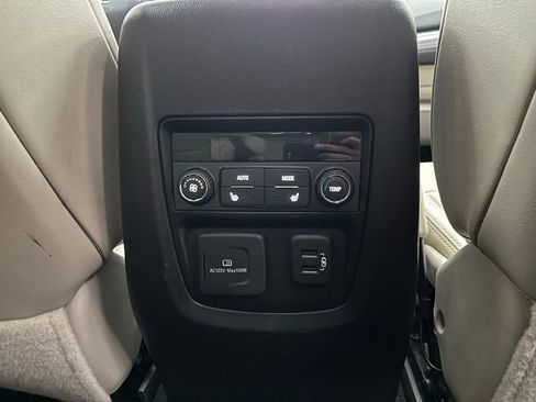 Used 2021 Buick Enclave Premium w/ Sun and Sites Package image 34