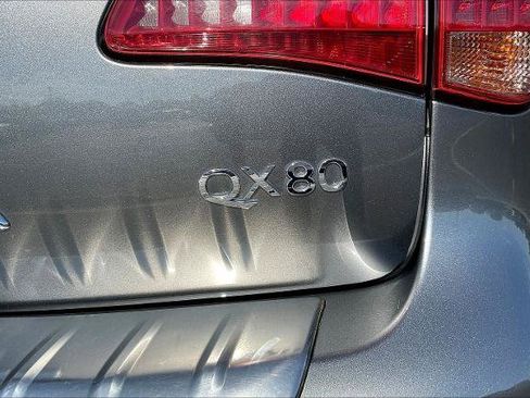 Certified 2017 INFINITI QX80 4WD w/ Driver Assistance Package image 23