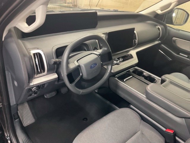 Certified 2025 Ford Expedition Max Active AWD/4WD image 6