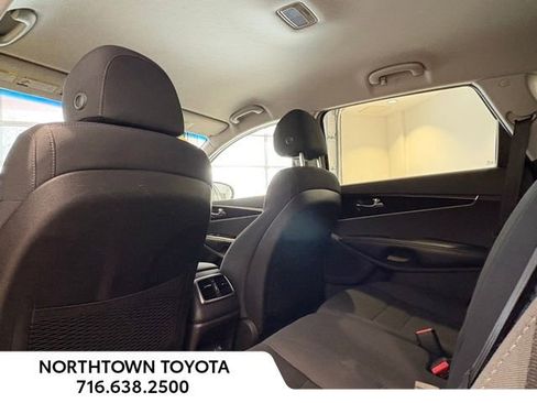 Used 2018 Kia Sorento LX image 15