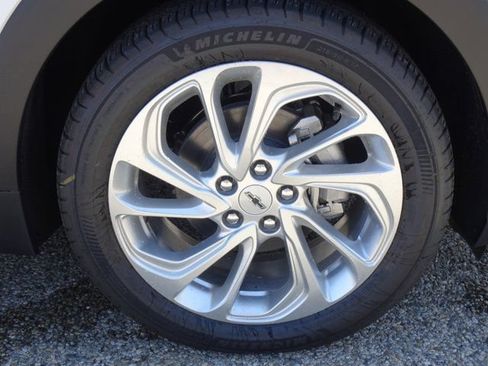 New 2027 Chevrolet Bolt LT FWD image 5