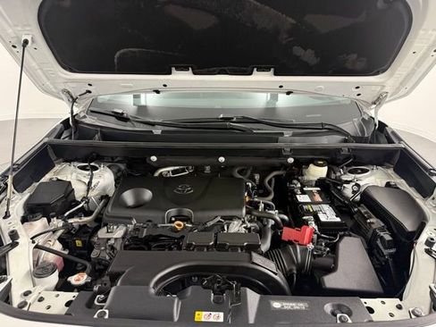 Used 2020 Toyota RAV4 XLE w/ Convenience Package image 32