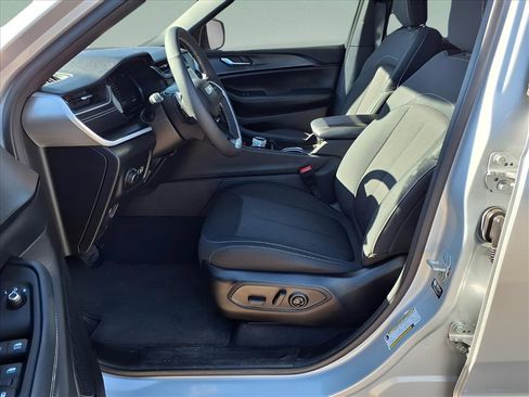 Used 2024 Jeep Grand Cherokee L Laredo w/ Luxury Tech Group I image 20