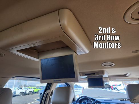 Used 2011 Cadillac Escalade ESV Premium image 8