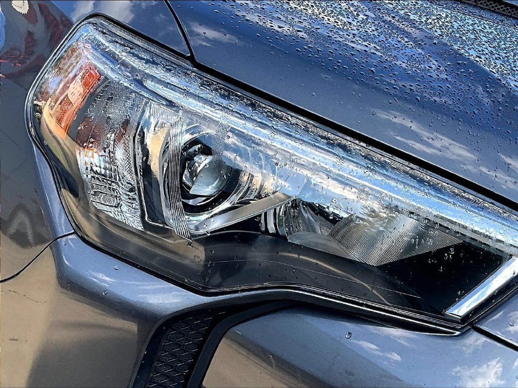 Used 2023 Toyota 4Runner TRD Off-Road Premium w/ Moonroof Package AWD/4WD image 30