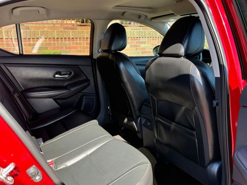 Used 2021 Nissan Sentra SR w/ SR Premium Package FWD image 12