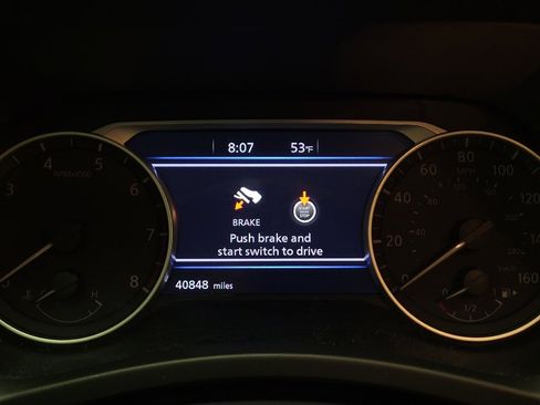 Used 2024 Nissan Sentra SV image 23