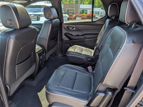 Used 2023 Chevrolet Traverse Premier w/ LPO, Floor Liner Package AWD/4WD image 18