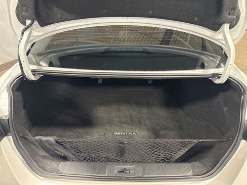 Used 2024 Nissan Sentra SR w/ SR Premium Package image 24