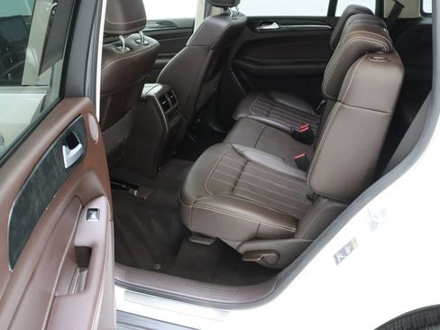 Used 2017 Mercedes-Benz GLS 450 4MATIC image 32