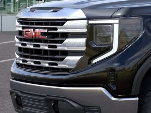 New 2026 GMC Sierra 1500 SLE w/ X31 Off-Road Package AWD/4WD image 13