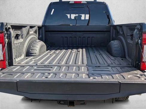 Used 2022 Ford F250 Lariat w/ Black Appearance Package image 6