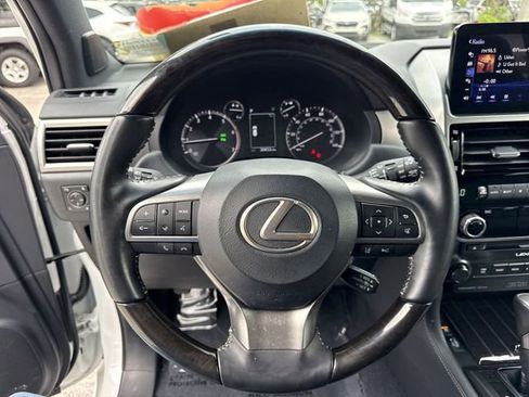 Used 2023 Lexus GX 460 Premium w/ Accessory Package AWD/4WD image 14