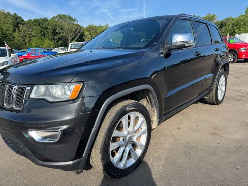 Used 2017 Jeep Grand Cherokee Limited AWD/4WD image 9