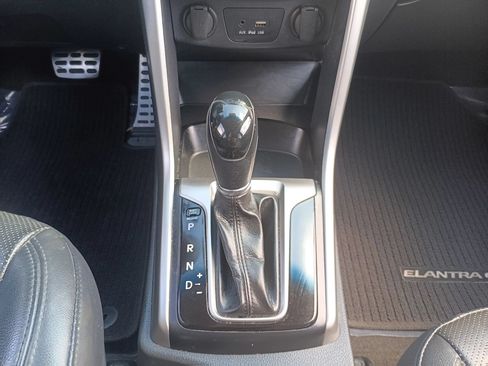 Used 2015 Hyundai Elantra GT w/ Option Group 02 FWD image 18