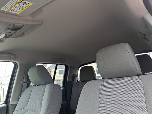 Used 2018 Nissan Frontier SV w/ Value Truck Package AWD/4WD image 14