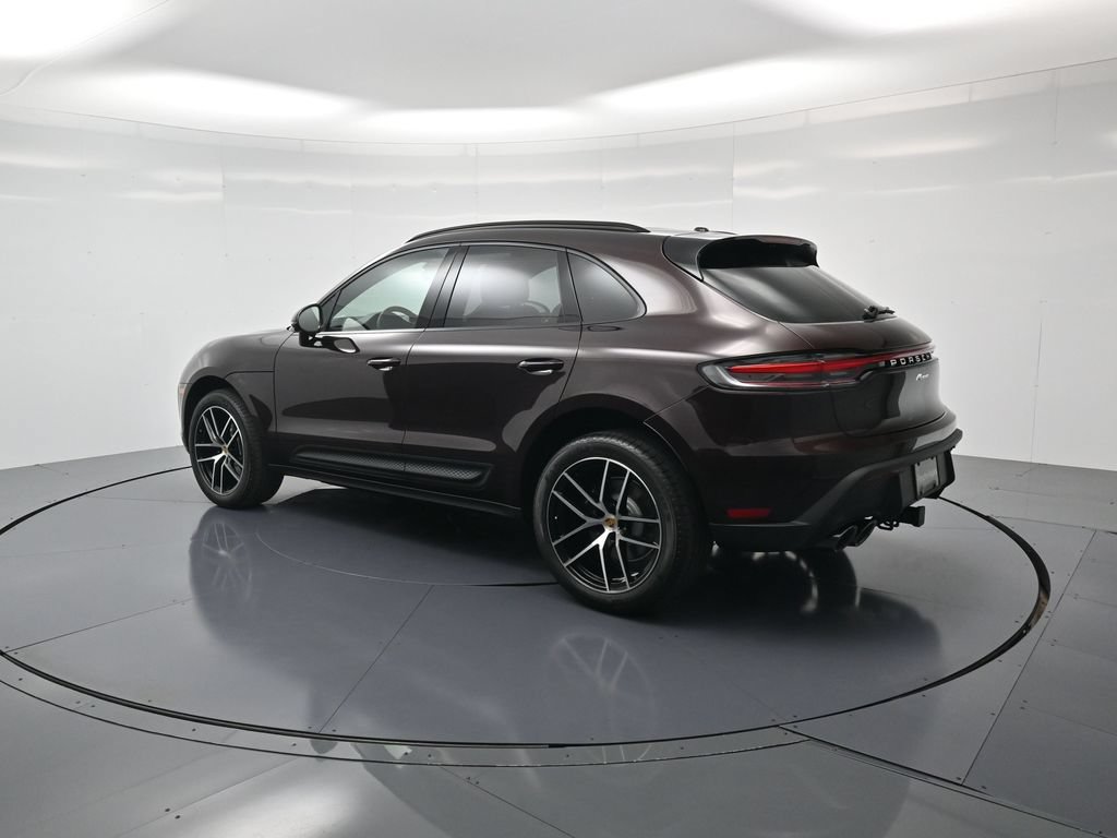 Certified 2026 Porsche Macan AWD/4WD image 3